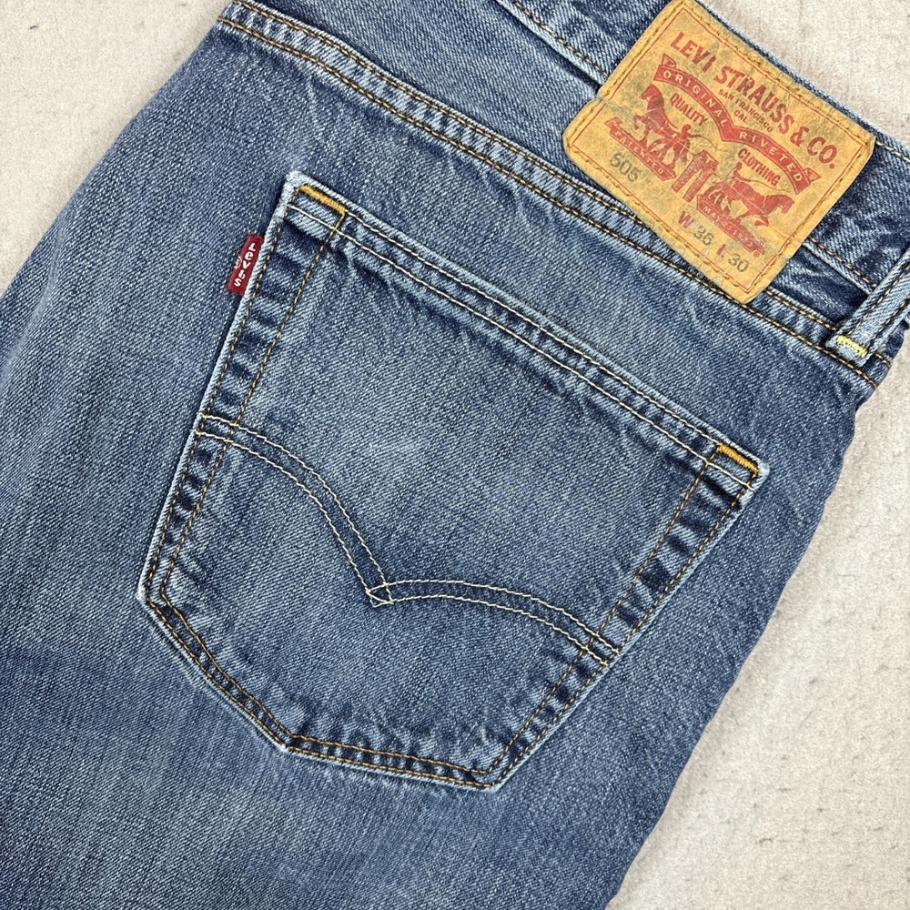 Levi's 505 Jeans Mens 36x30 Blue Denim Straight Leg 100% Cotton Red Tab